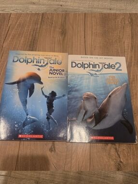 🌺Host PICK 🌺 Scholastic Dolphin Tale & Dolphin Tales 2 Junior Novel 2 Book Set